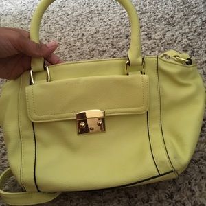 Cute yellow 👜